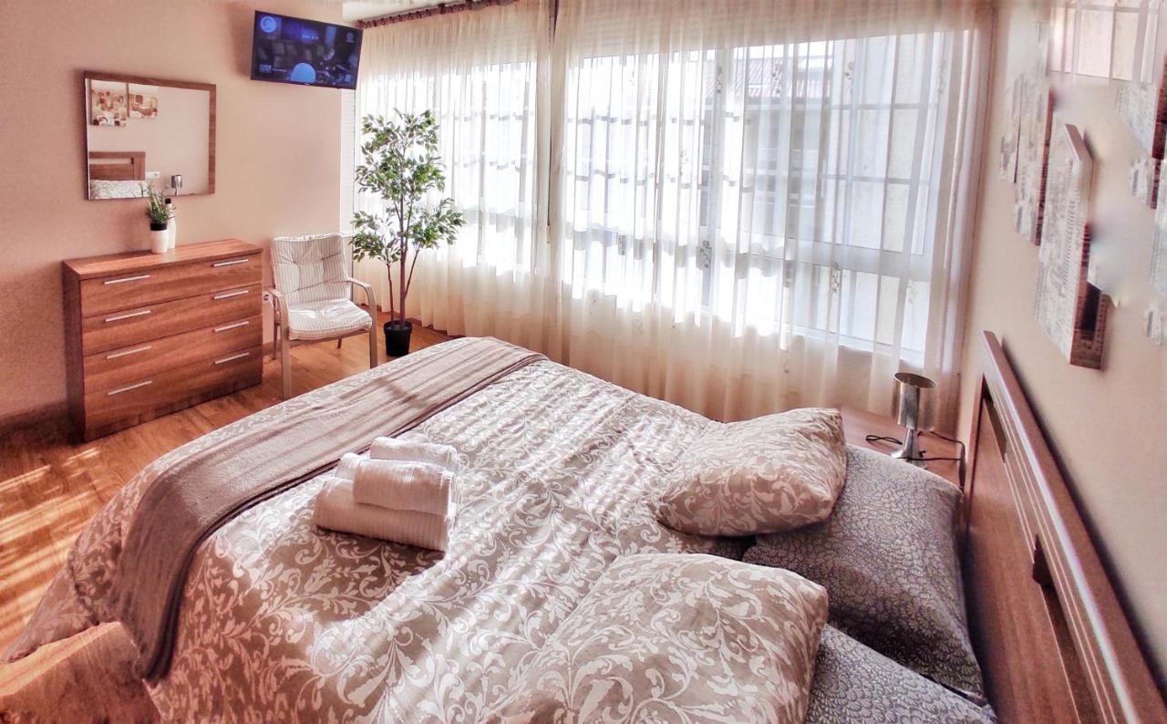 Apartamento Con Wifi En Casco Historico Betanzos Luaran gambar