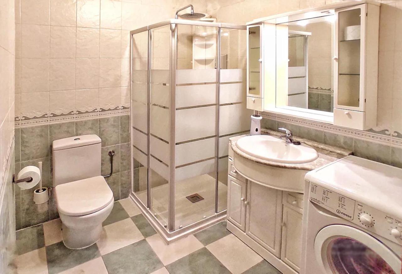Apartamento Con Wifi En Casco Historico Betanzos Luaran gambar