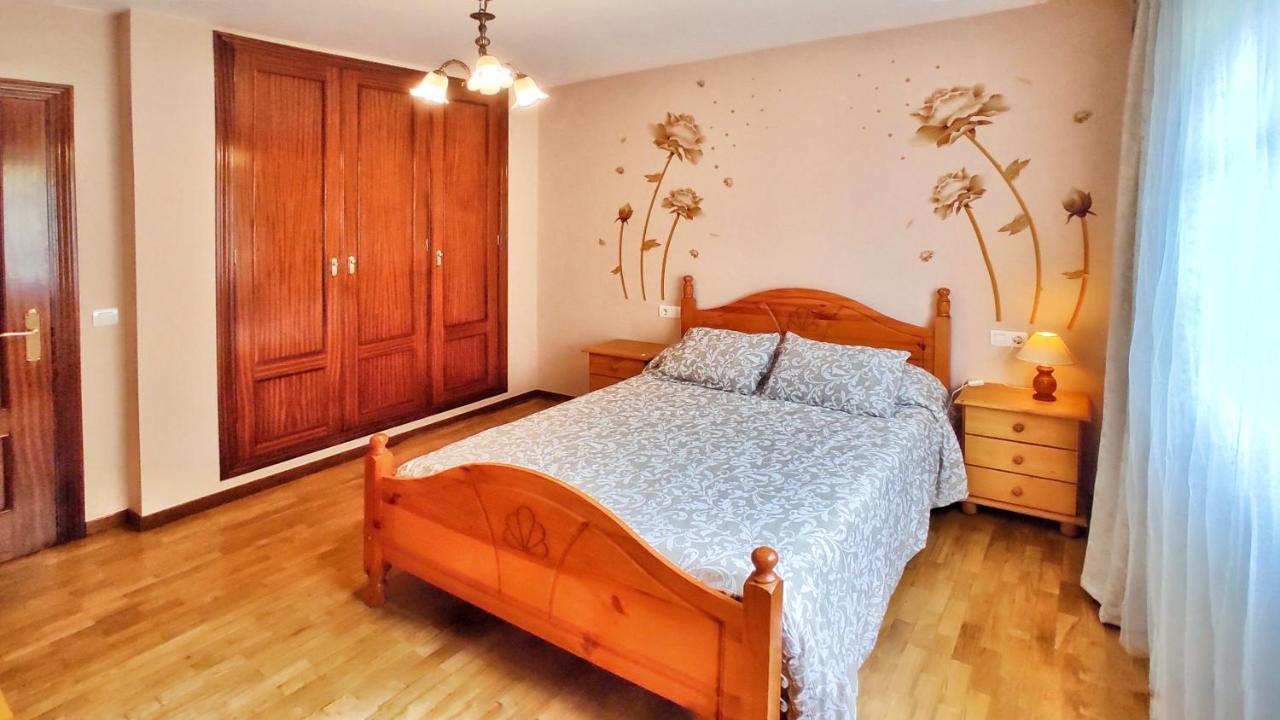 Apartamento Con Wifi En Casco Historico Betanzos Luaran gambar